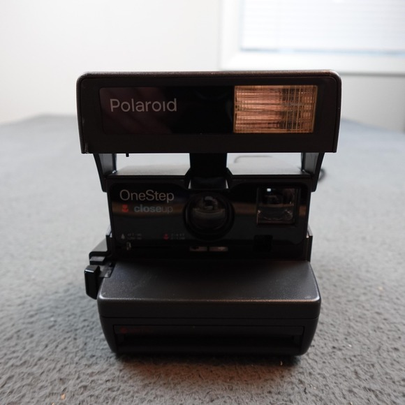 Vintage Polaroid OneStep CloseUp 600 Film Instant Camera Built-In Flash Tested - Picture 1 of 6